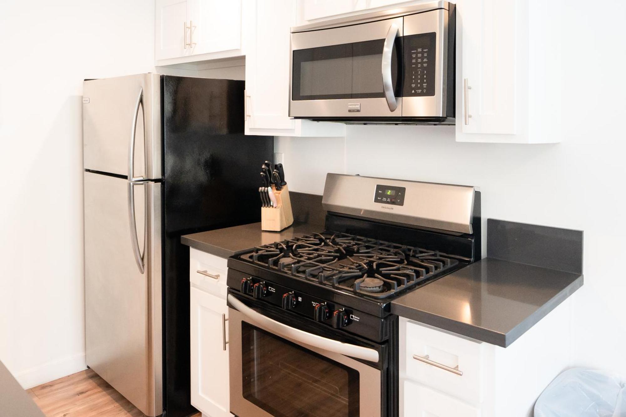 Sleek 1-bedroom With Ac & Gated Parking Space * Los Ángeles
